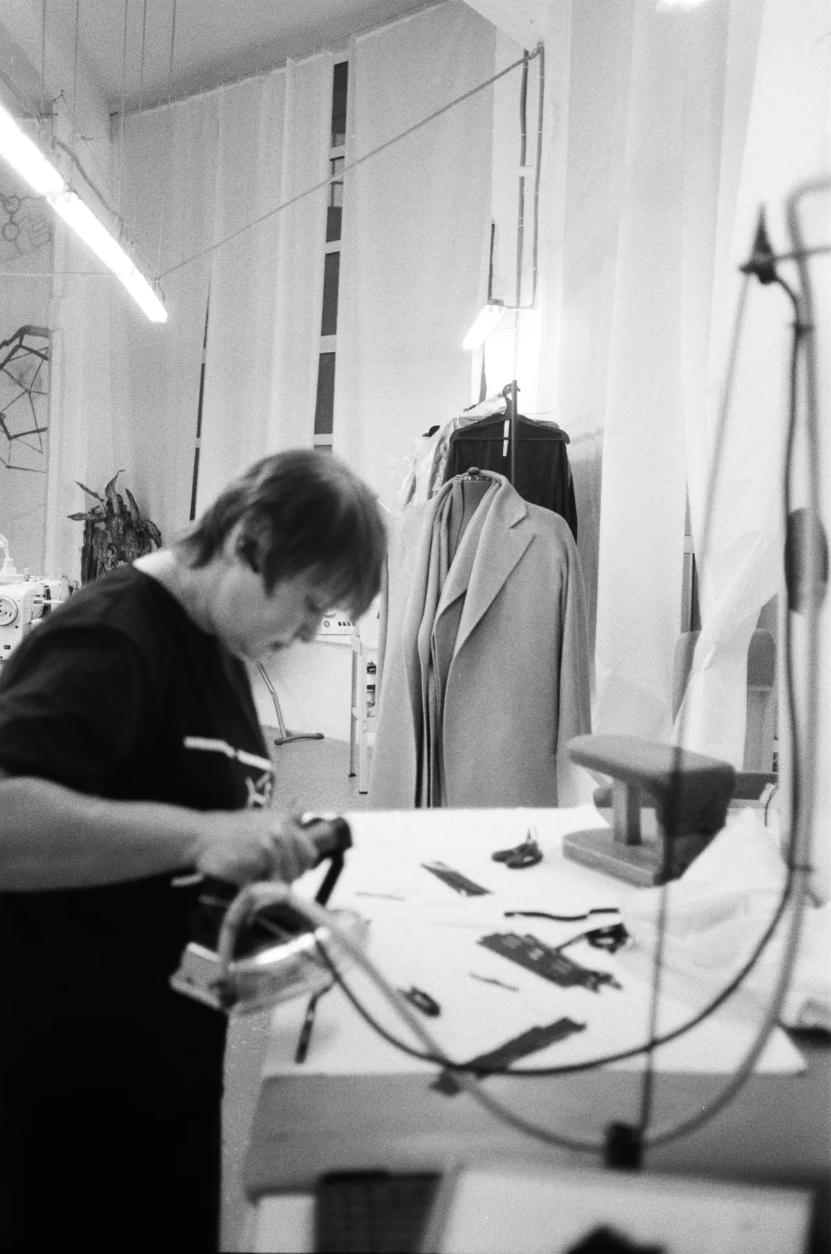 ATELIER WHO I AM — производство, кадр 5